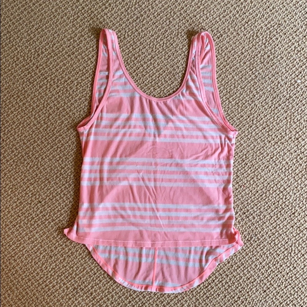 Lululemon V-Back Tank Top! Size Small